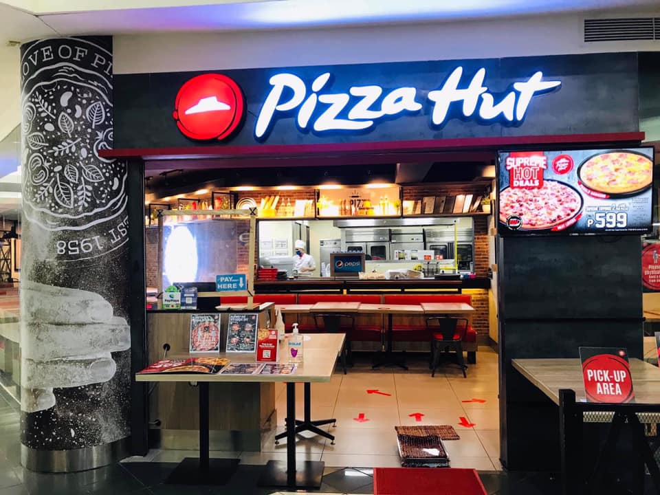 Pizza Hut Photo 4