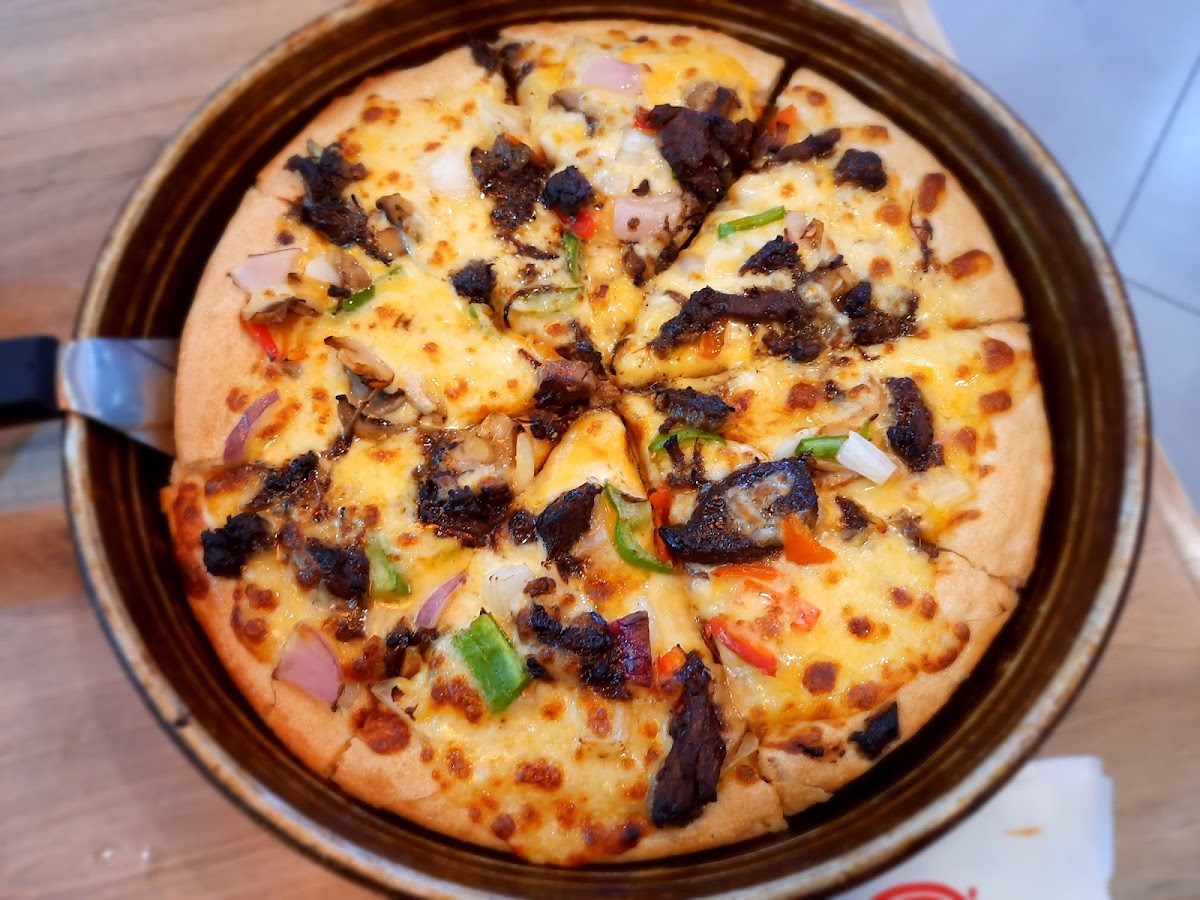Pizza Hut Photo 5