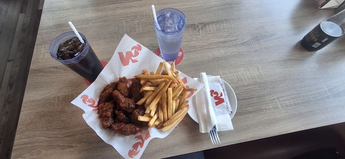 Wild Wing Photo 4