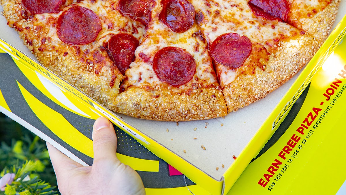 Hungry Howie's Pizza Photo 6
