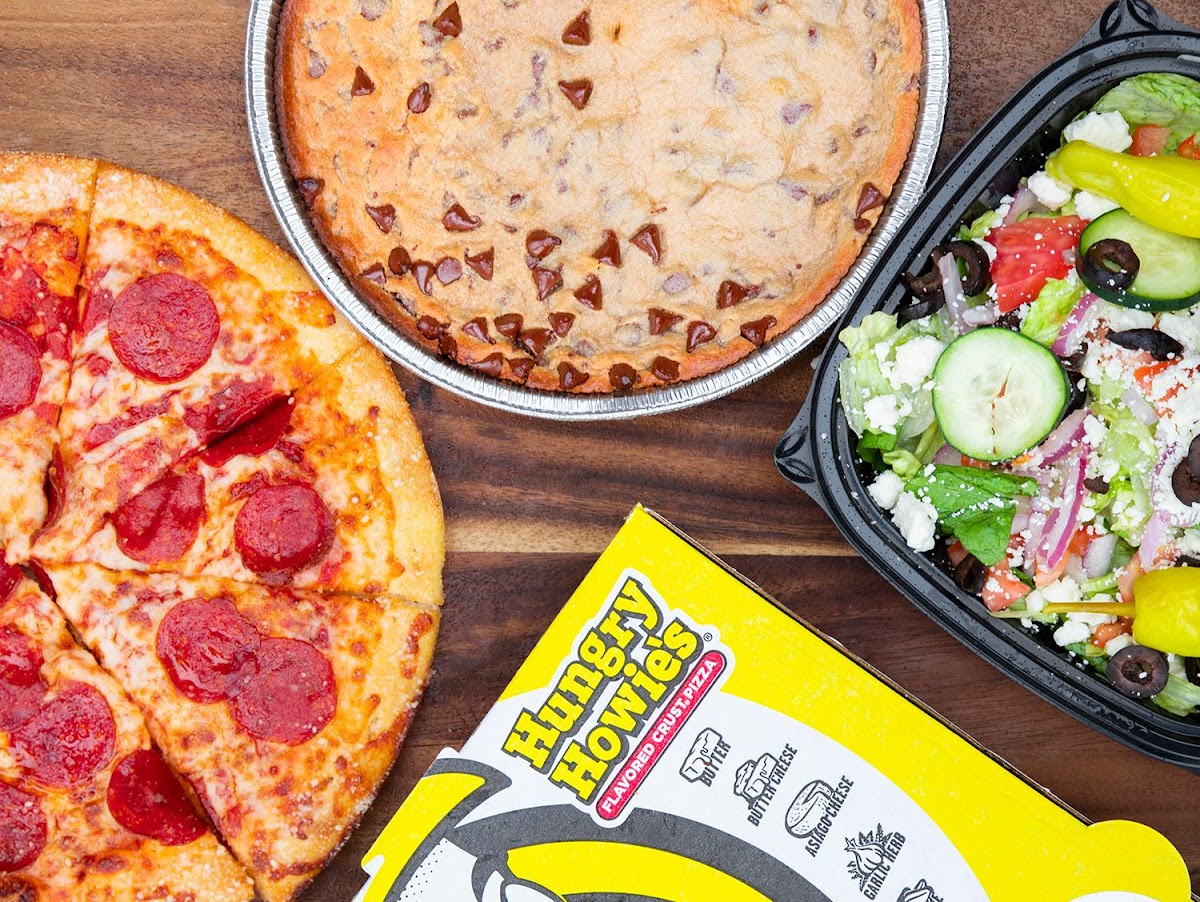 Hungry Howie's Pizza Photo 8
