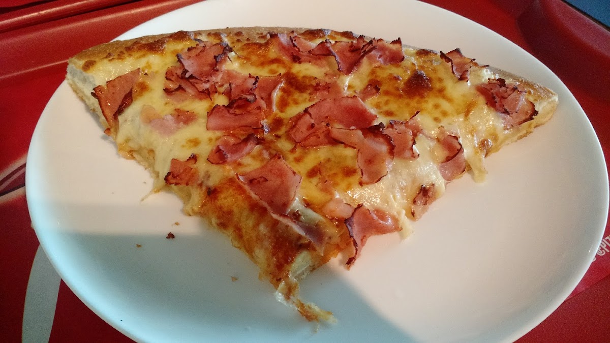 Pizza Hut Photo 5