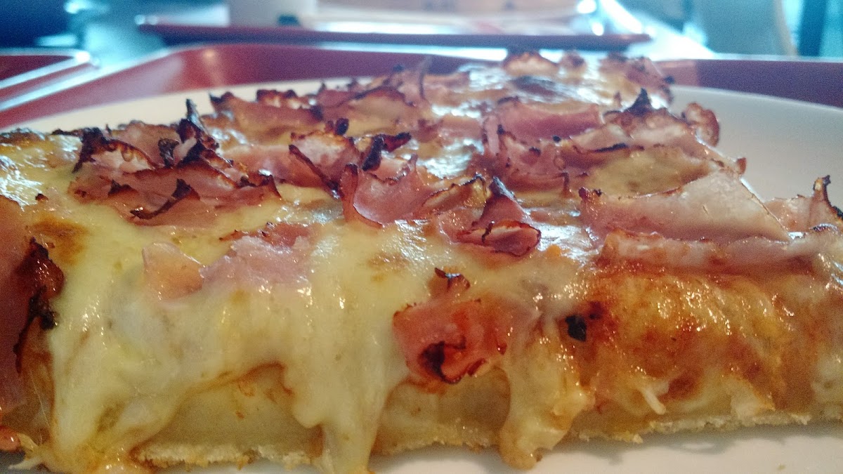 Pizza Hut Photo 7
