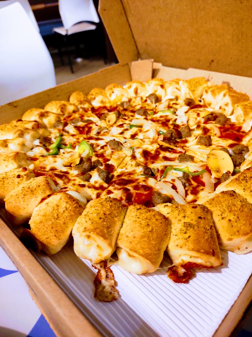 Pizza Hut Photo 8