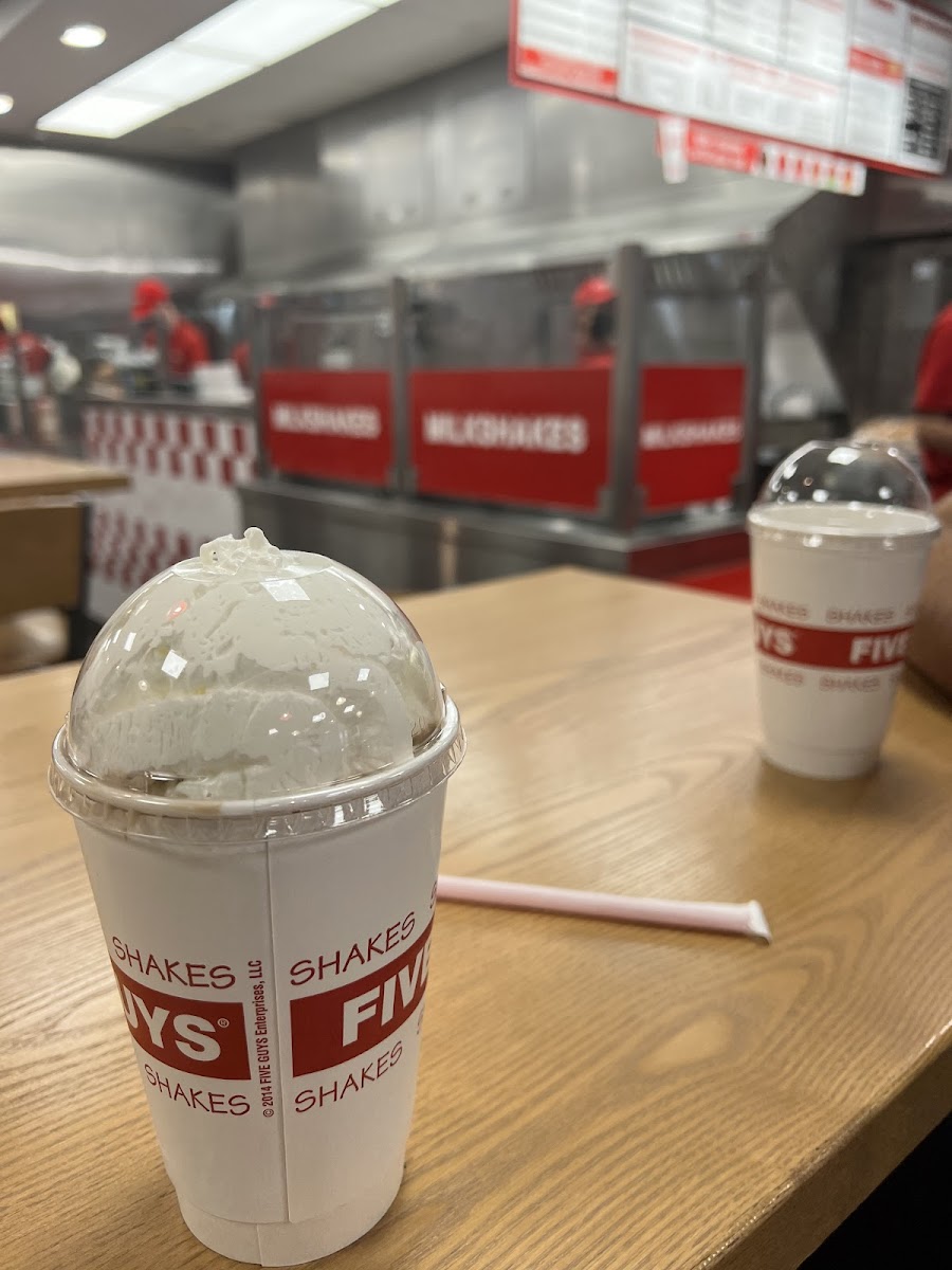 Five Guys Photo 6