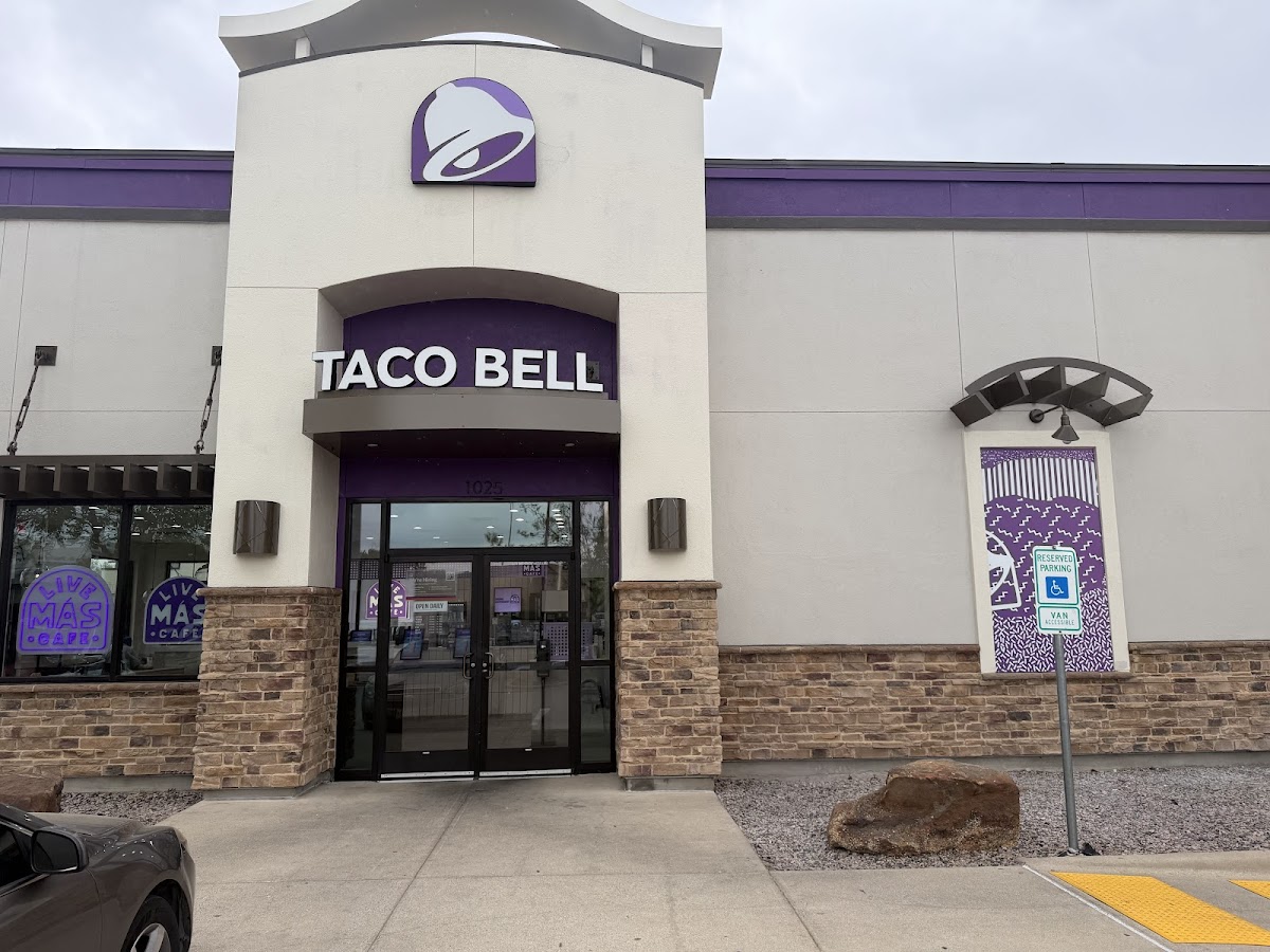 Taco Bell - Live Más Café