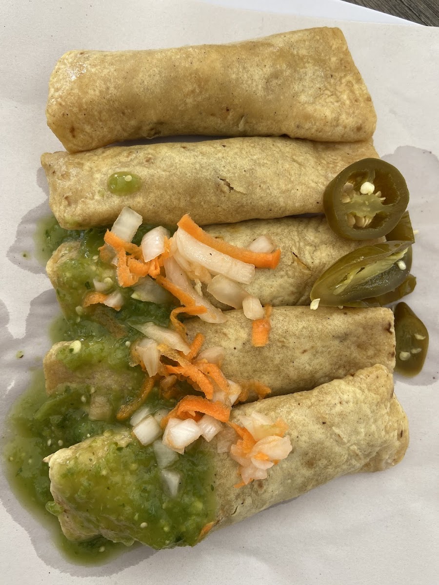 “Sí Señor” Tacos De Canasta Sangria Photo 2