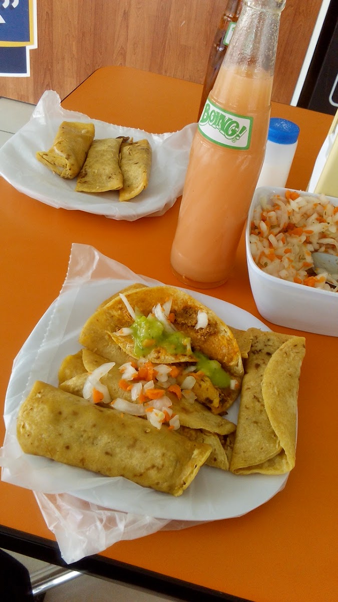 “Sí Señor” Tacos De Canasta Sangria Photo 8