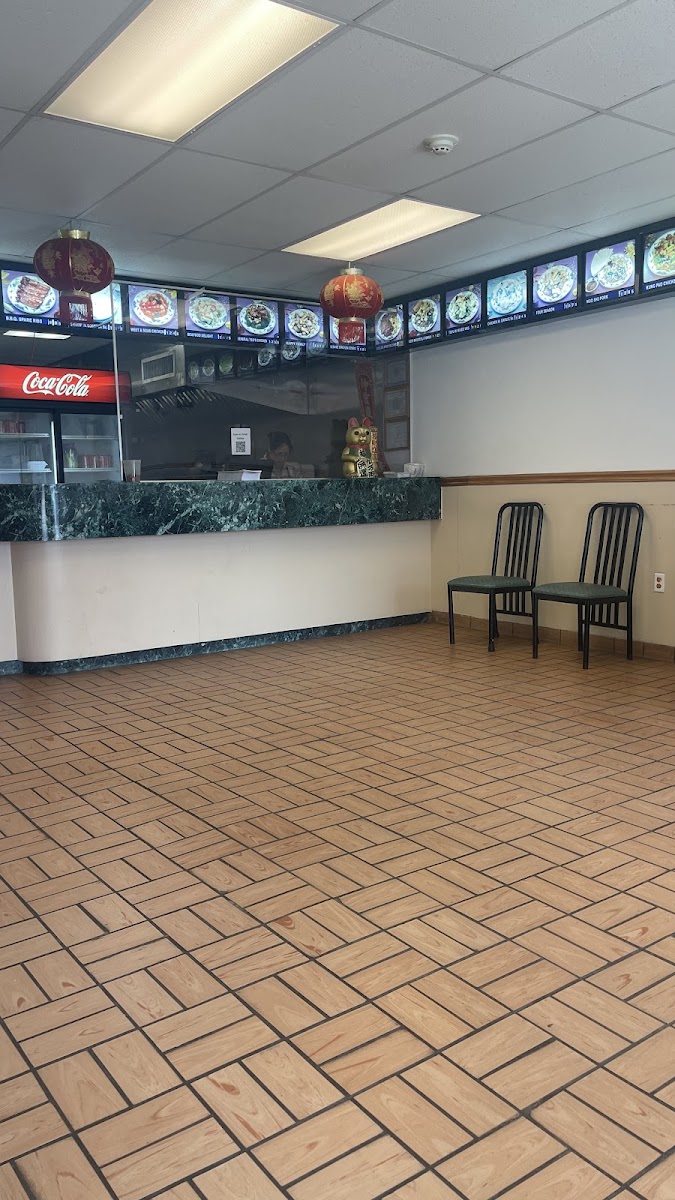 Lucky Wok Photo 4