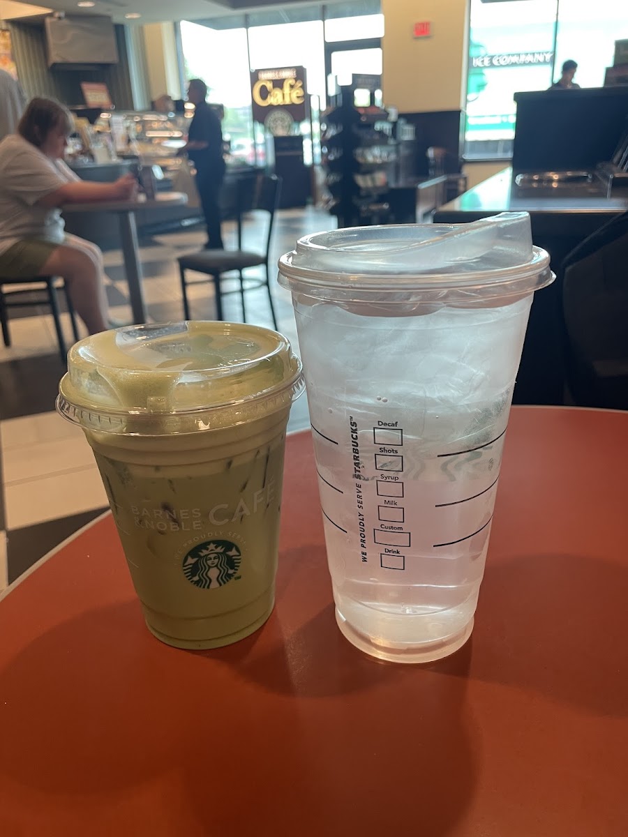 Starbucks Photo 6
