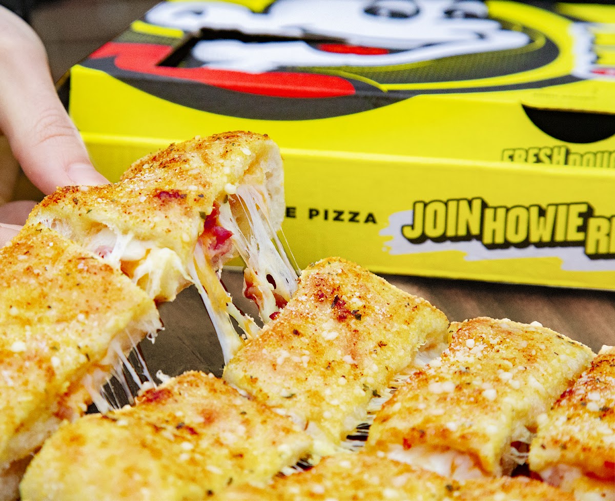Hungry Howie's Pizza Photo 7