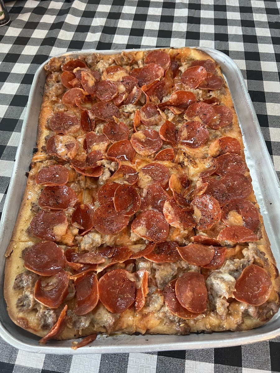 Angelo's Pizzeria Photo 3