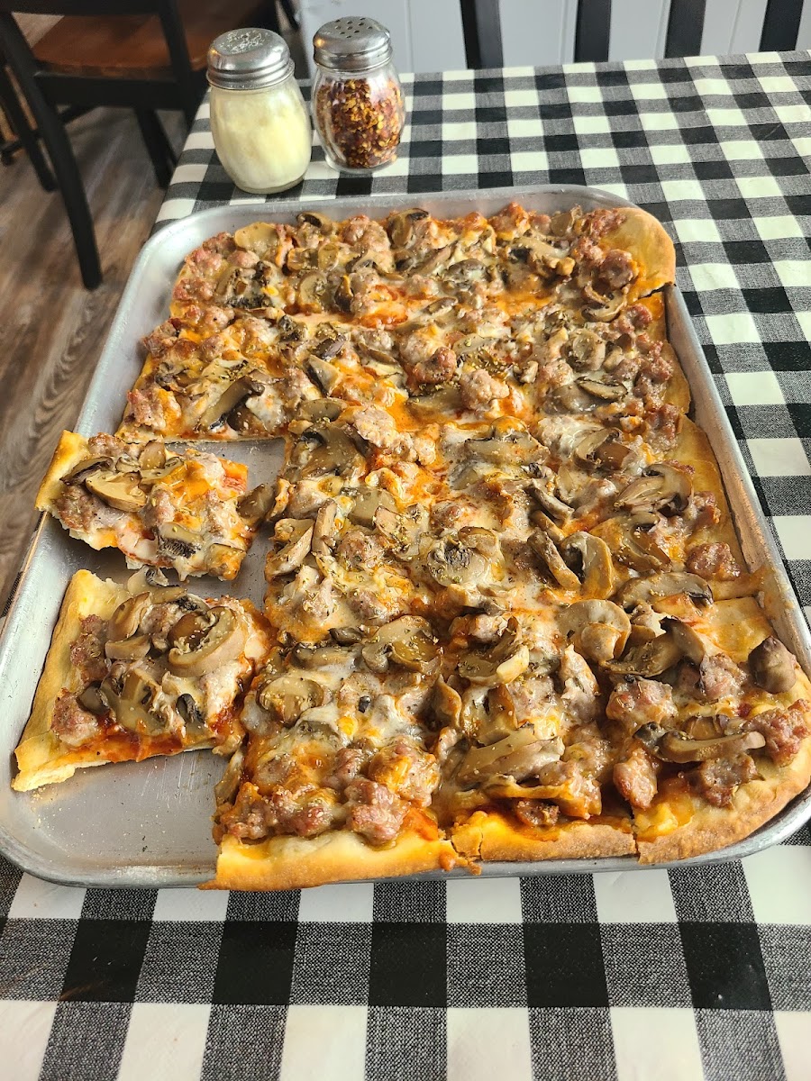 Angelo's Pizzeria Photo 7