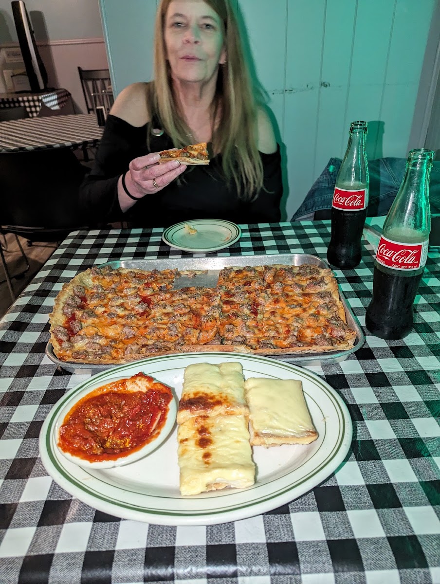 Angelo's Pizzeria Photo 8