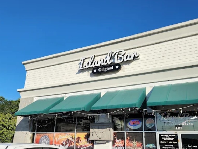 Island Bar & Grill Photo 1