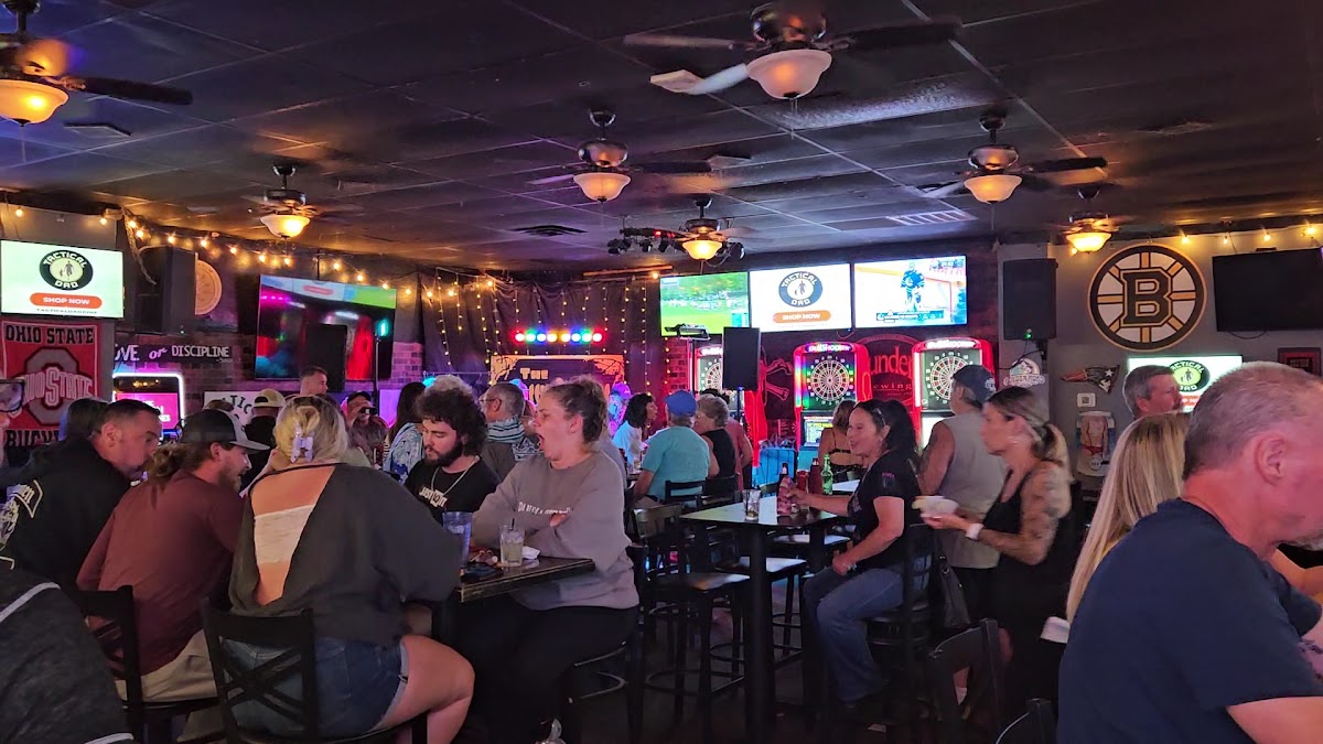 Island Bar & Grill Photo 2