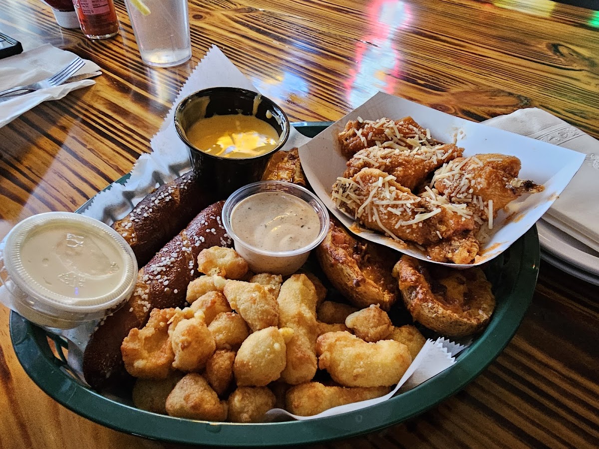 83 & Chestnut Pub and Eatery - North Ridgeville, OH Photo 5