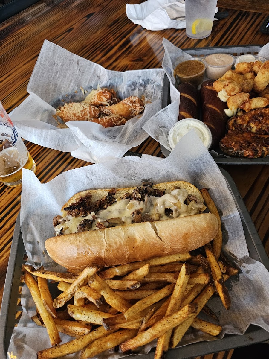 83 & Chestnut Pub and Eatery - North Ridgeville, OH Photo 7