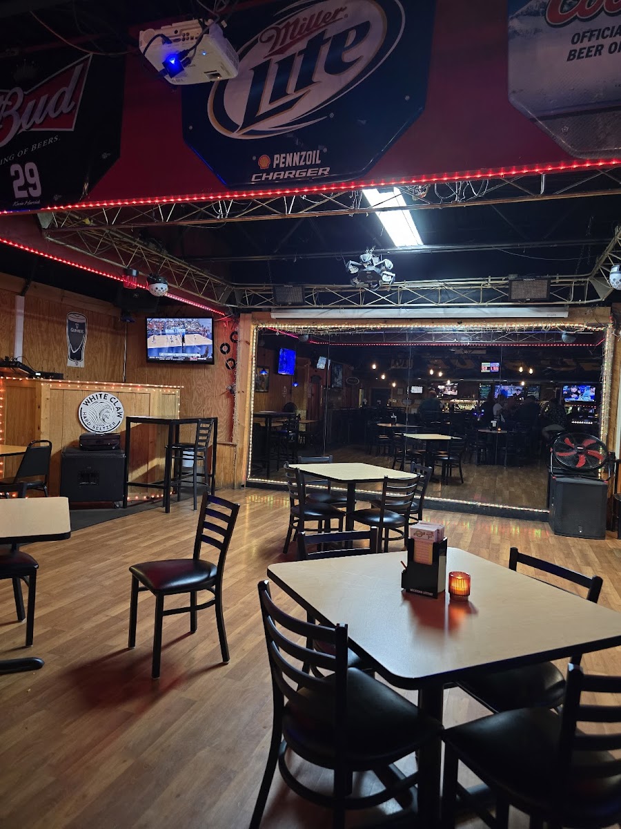 Palmer House Bar & Grill Photo 3