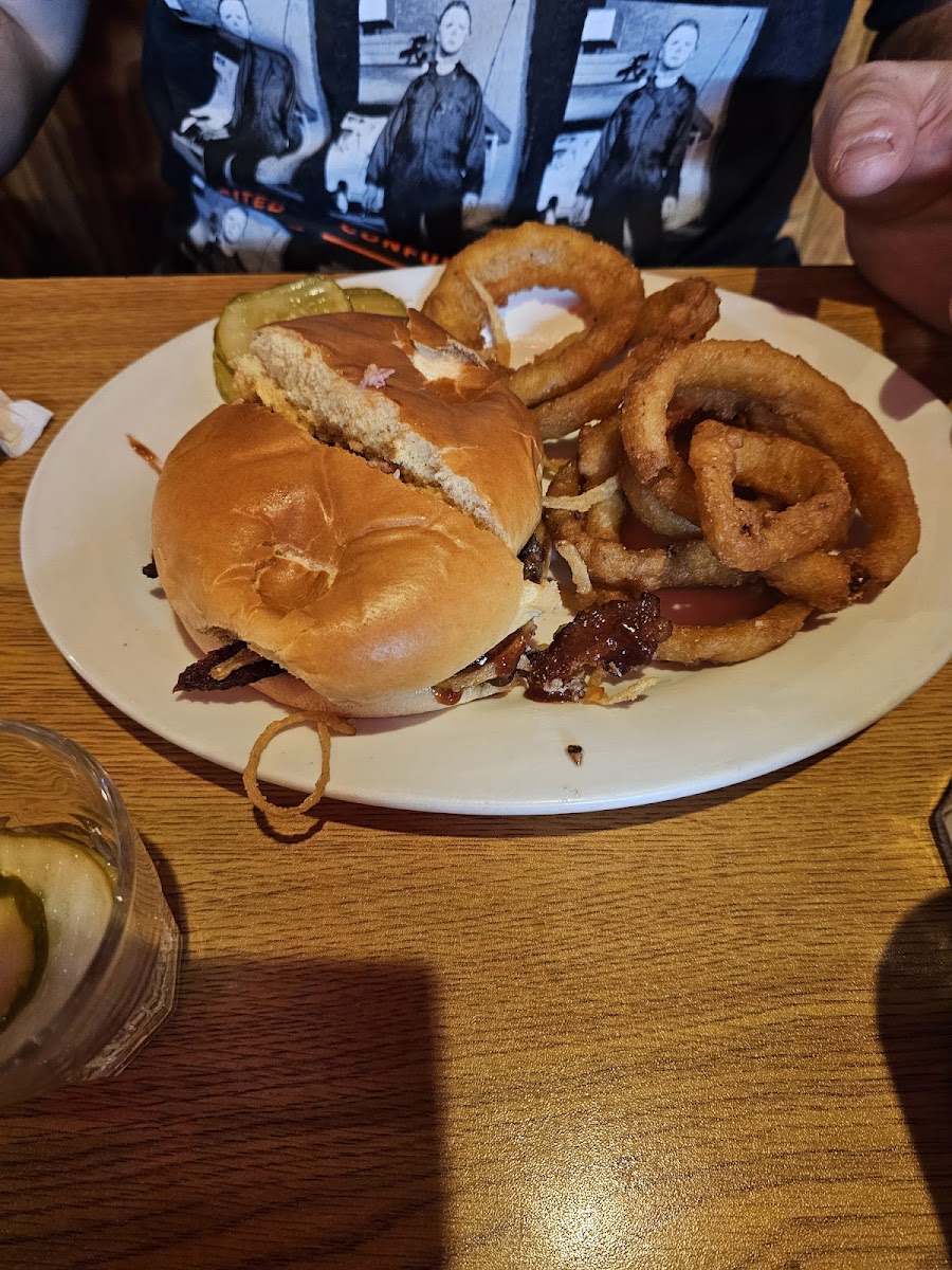 Palmer House Bar & Grill Photo 4