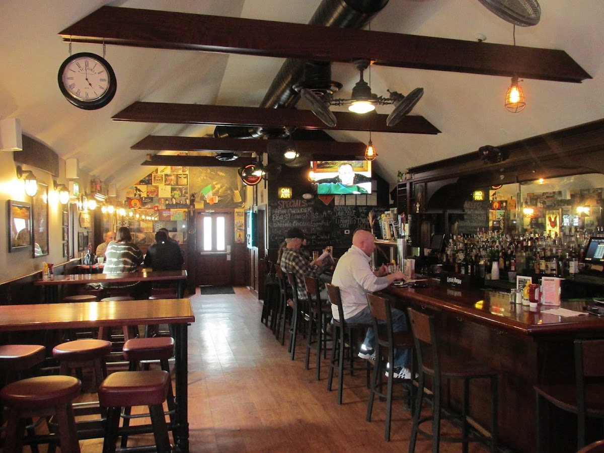 Red Rooster Bar and Grill Photo 1