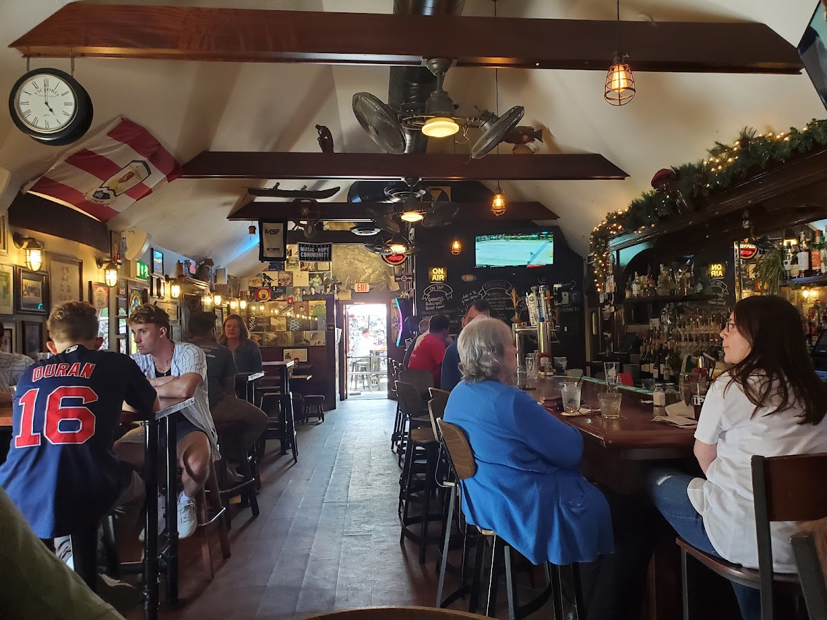 Red Rooster Bar and Grill Photo 4