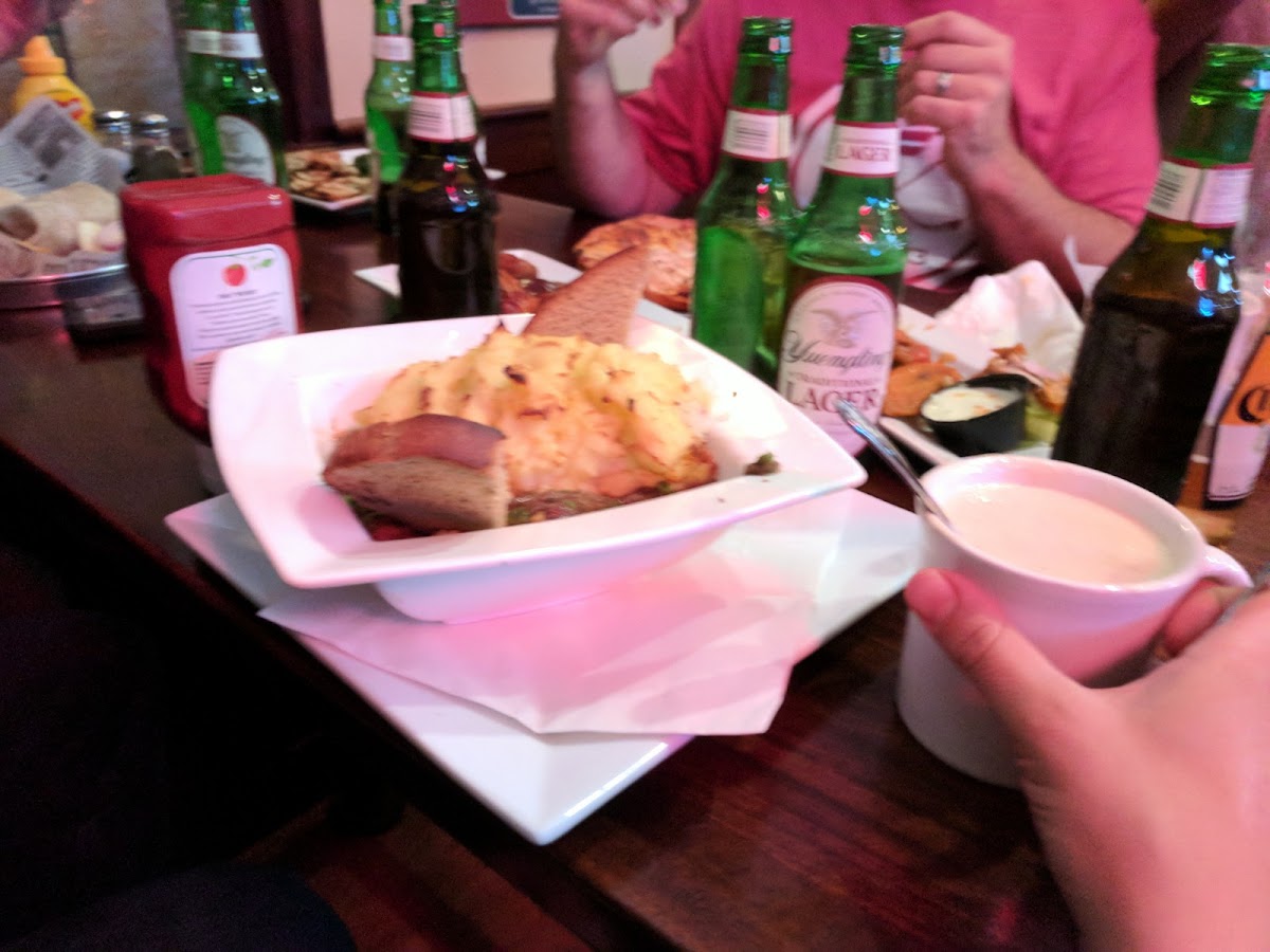 Red Rooster Bar and Grill Photo 5