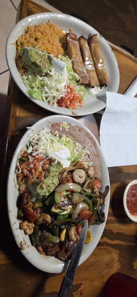 El Cantarito Mexican Restaurant Photo 4