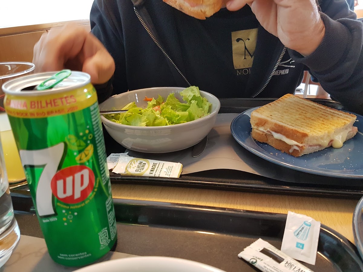 Cafeteria SOL Photo 9