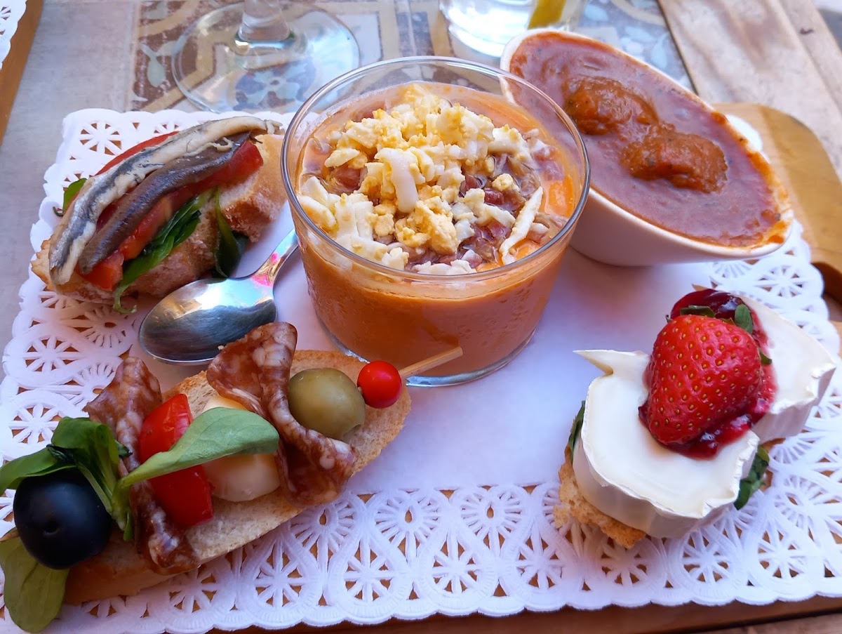 MIA CAFE - Tapas & Bar Photo 4