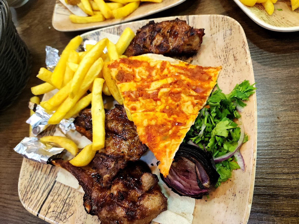 WADI AL ARAYESH RESTAURANT Photo 9