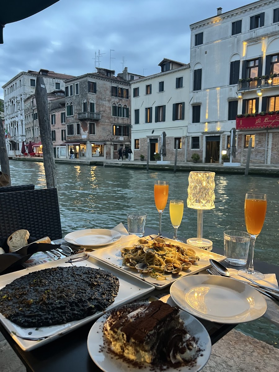 L'Osteria Le Guglie Photo 3