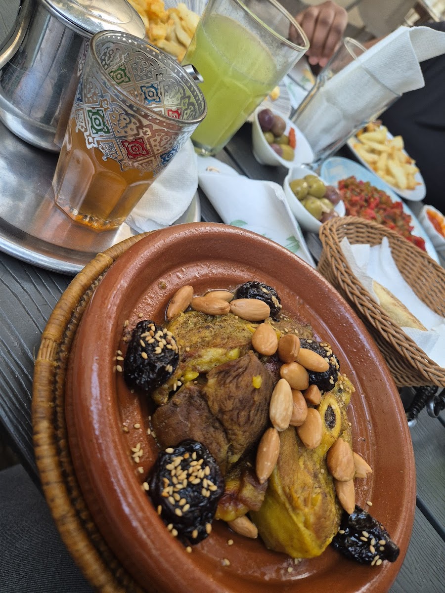Almedina teashop Photo 7