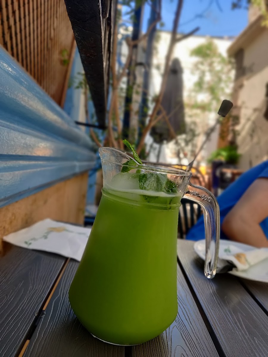 Almedina teashop Photo 8