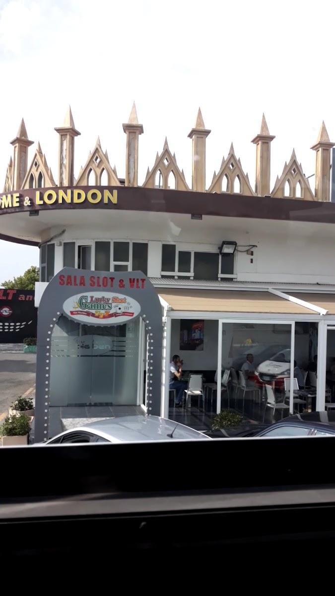 Big ben cafe Photo 2