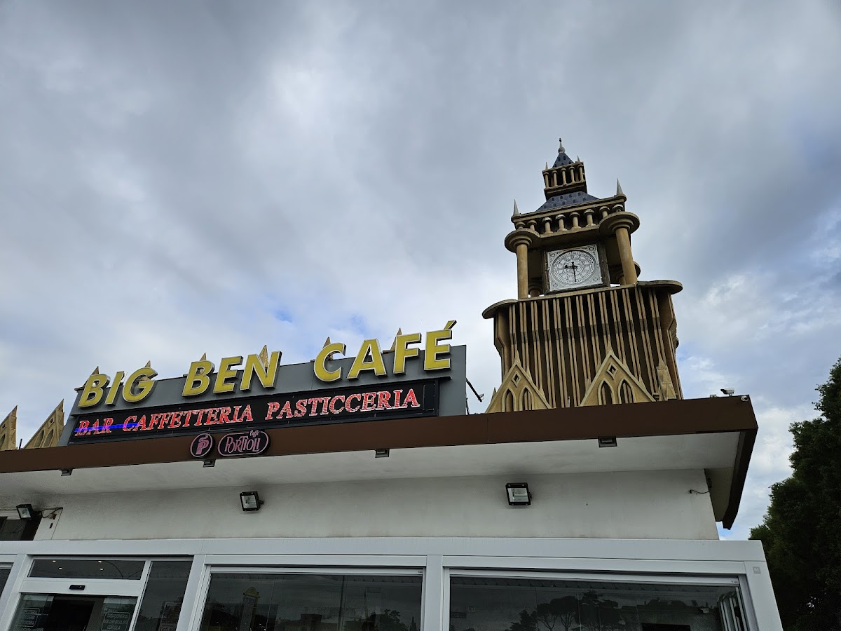 Big ben cafe Photo 4