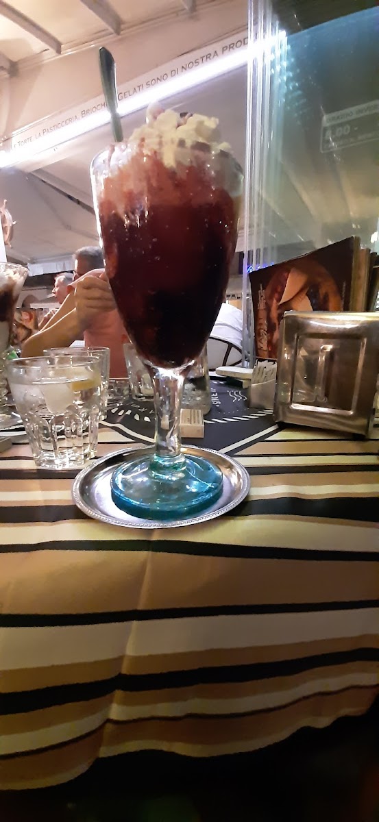 Yacht Bar Pizzeria Gelateria Photo 6