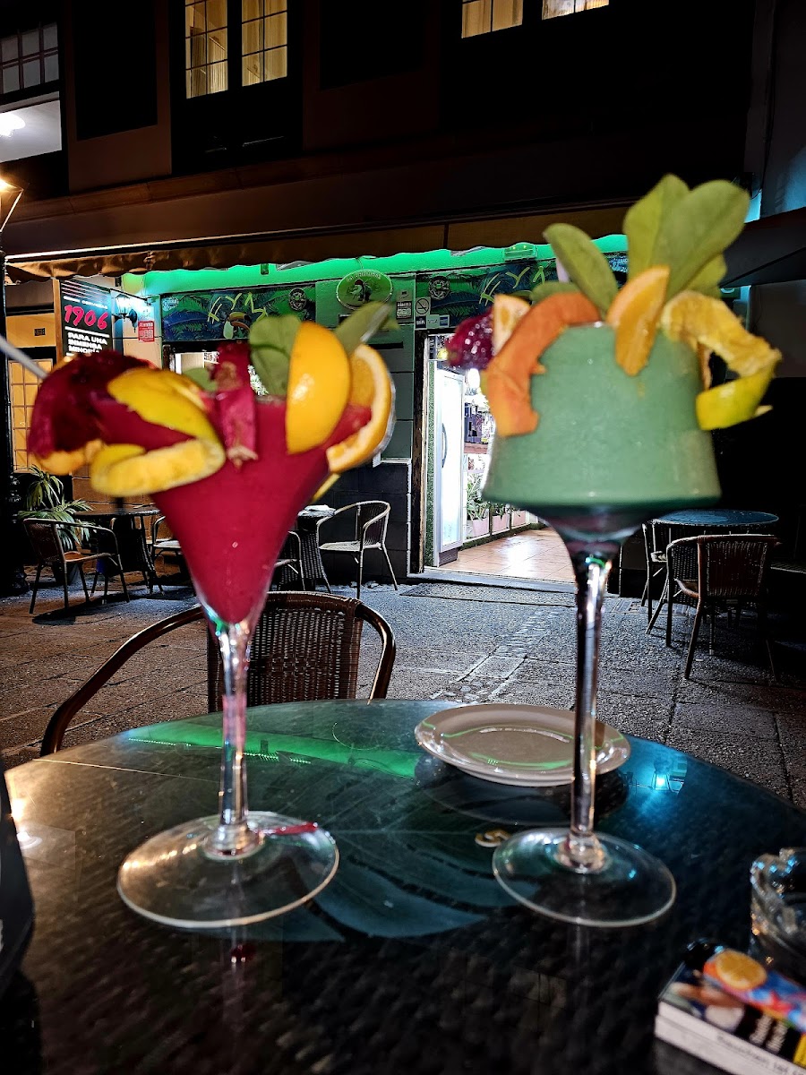 F & M Café Photo 4