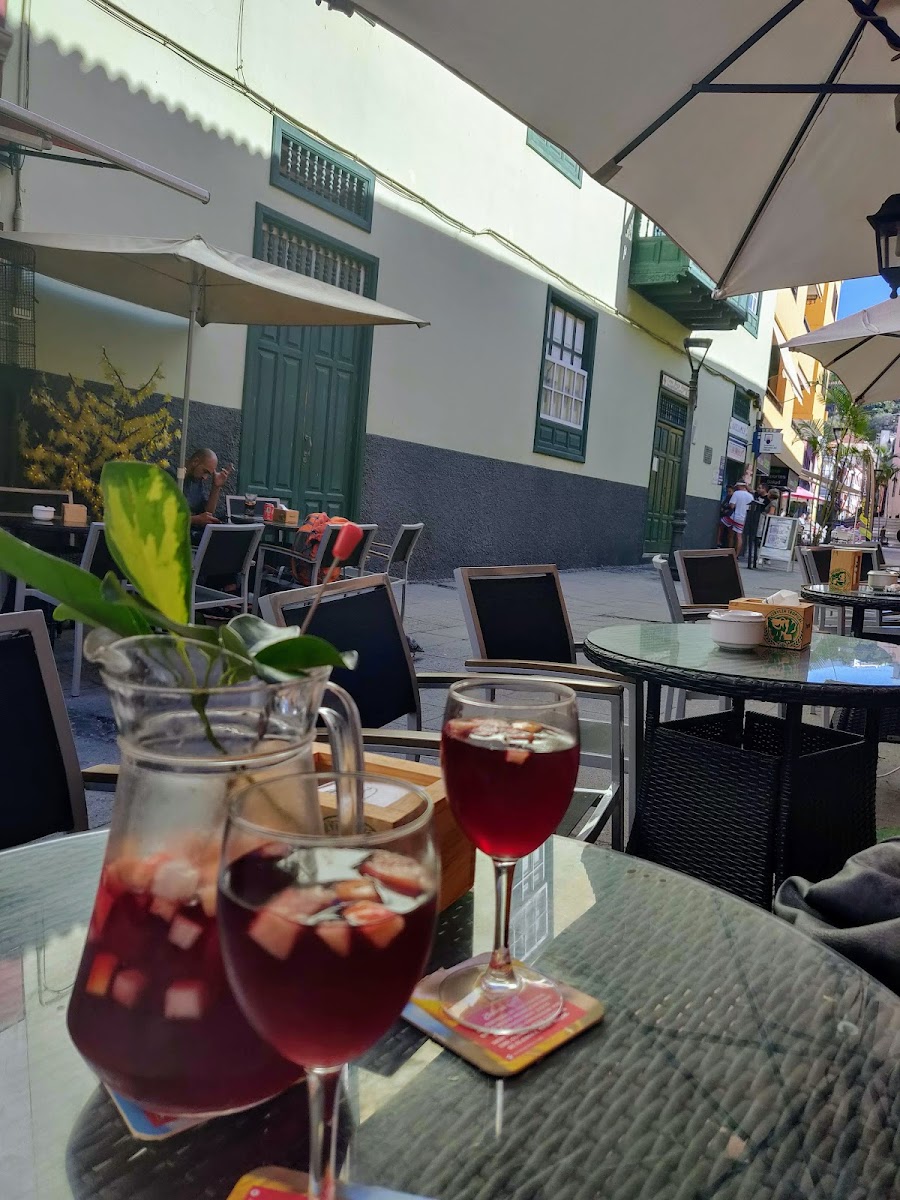 F & M Café Photo 5