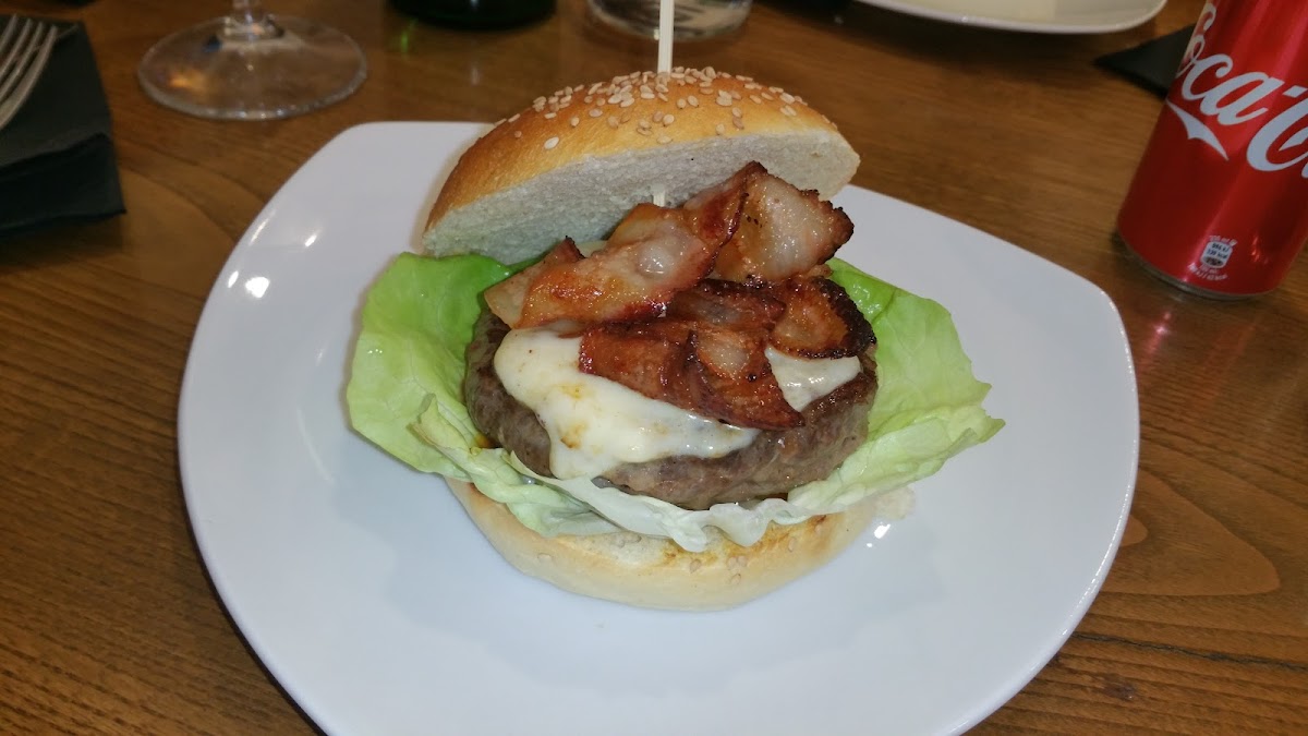Star Pub Holy Burger Photo 5
