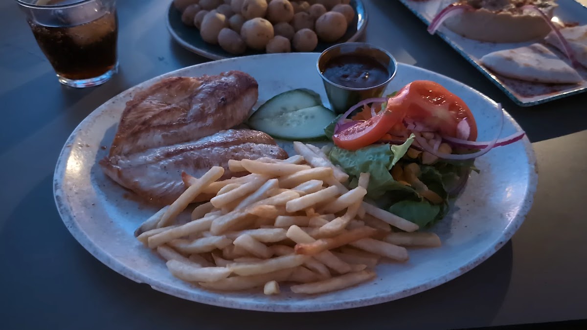 Waikiki Restaurant Snack Bar Grill Photo 2