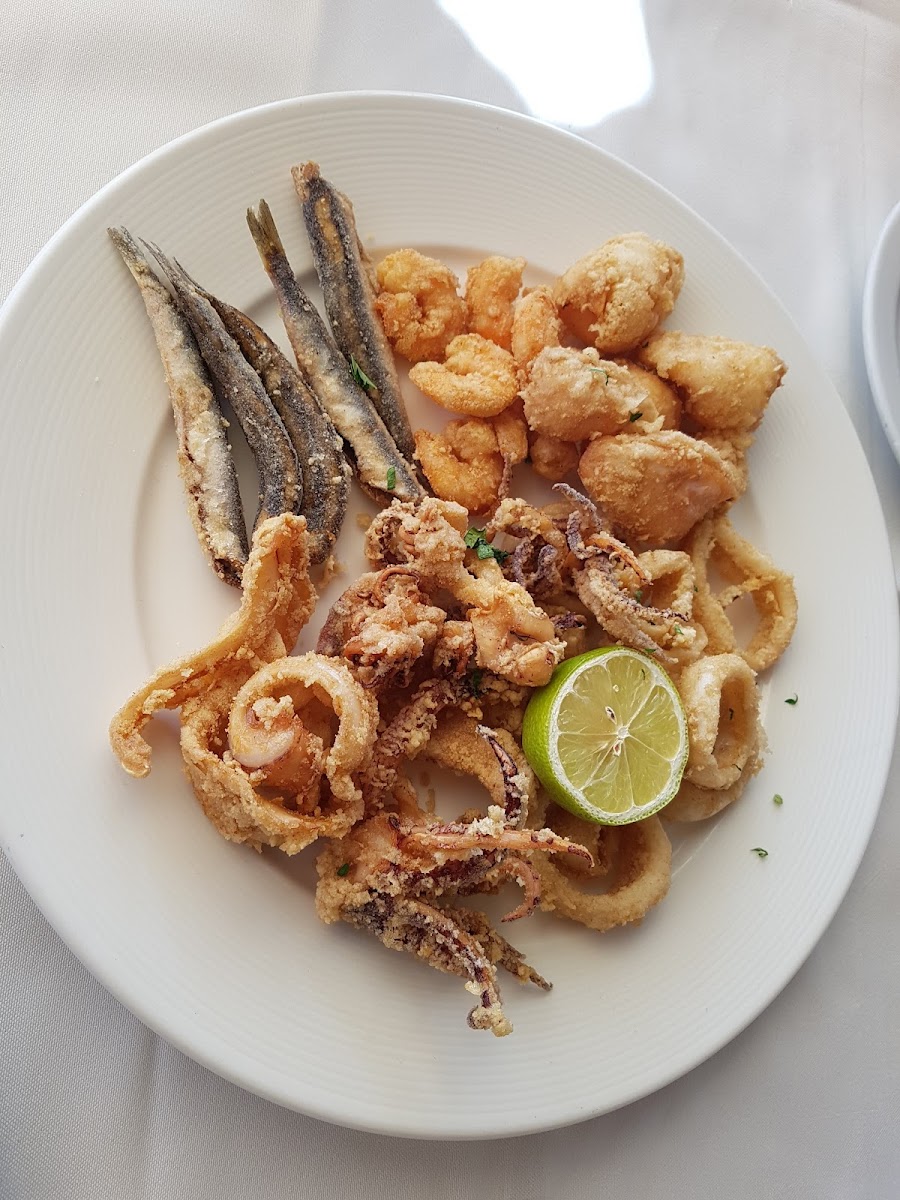 Waikiki Restaurant Snack Bar Grill Photo 5