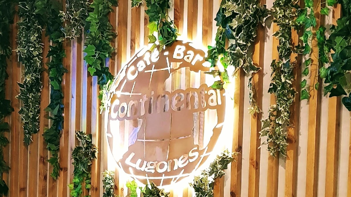 Continental Cafe Bar Photo 4