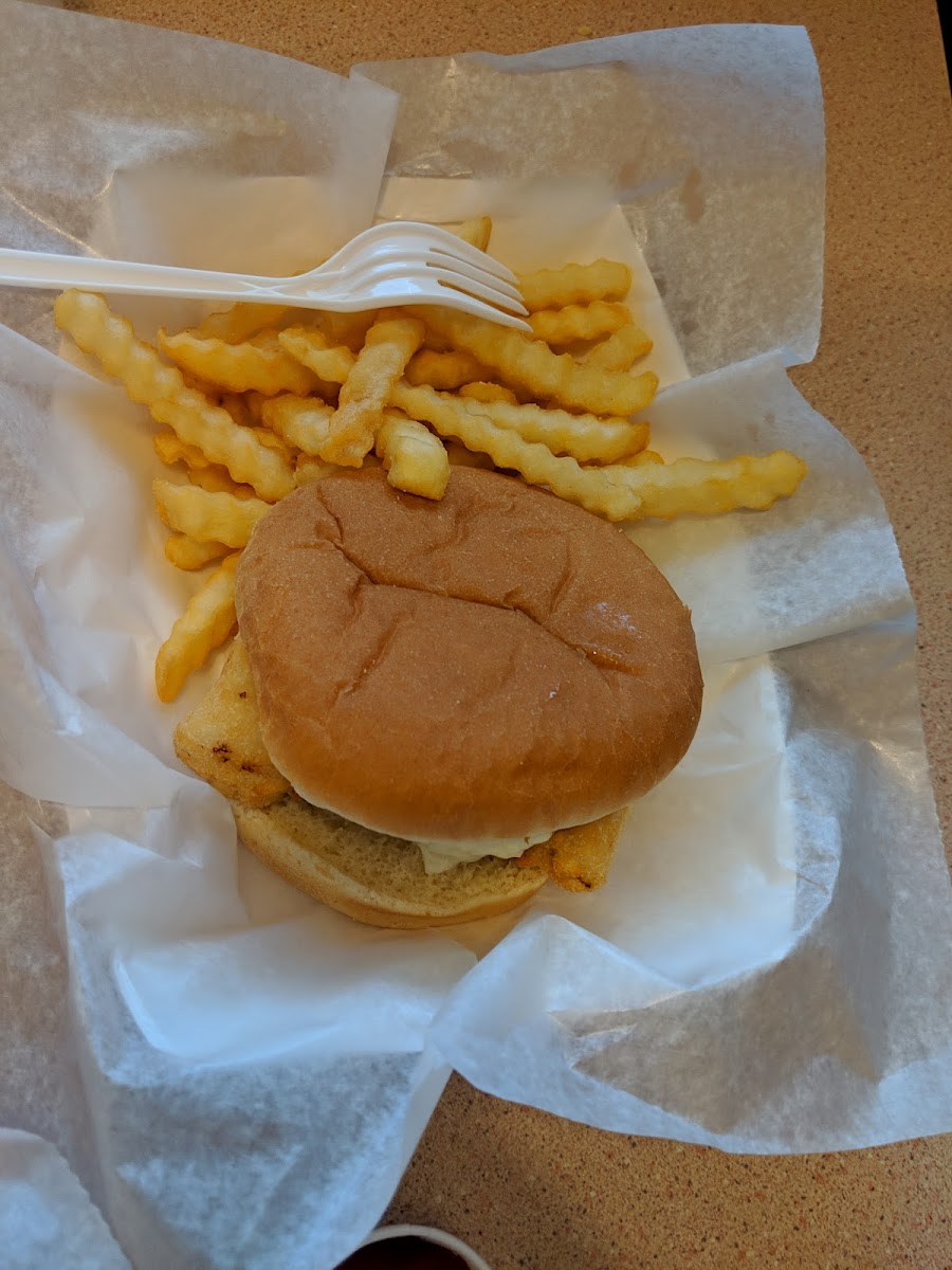 May's Drive-In Photo 8