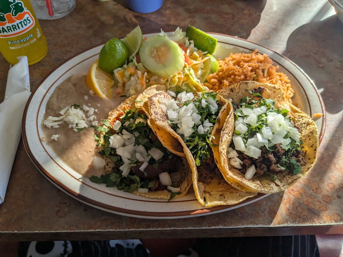 La Quebrada Restaurant Photo 3