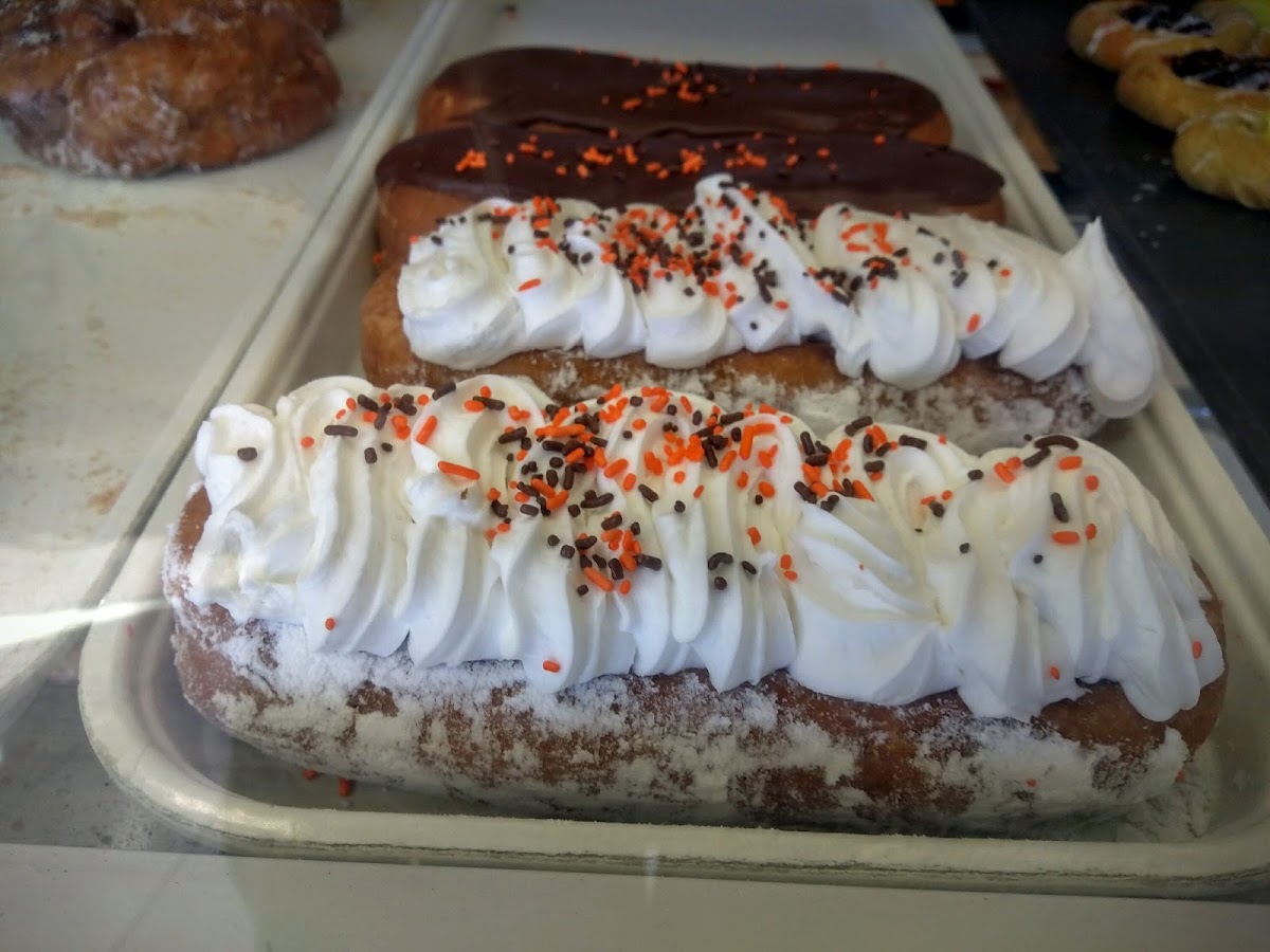 Dippin Donuts Photo 10