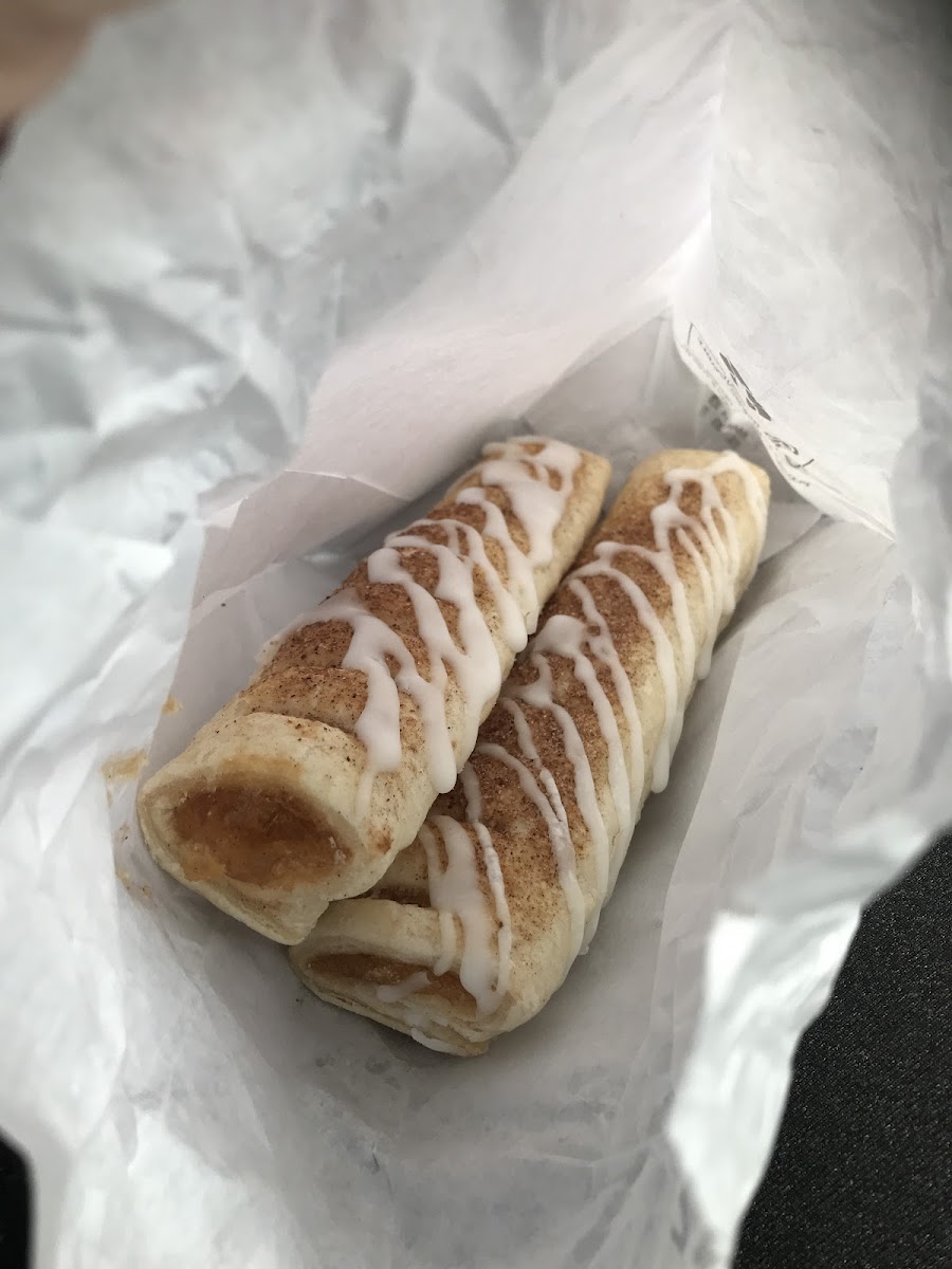 Dippin Donuts Photo 9