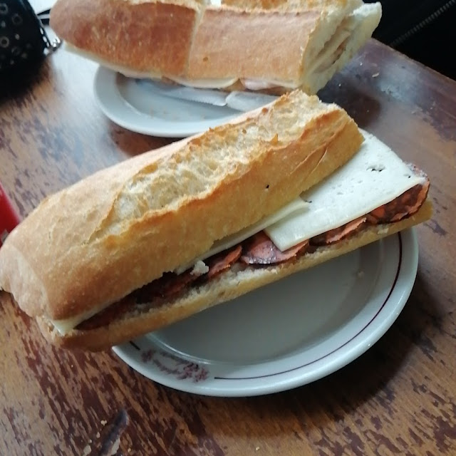 Bocadillo Lomo Con Queso