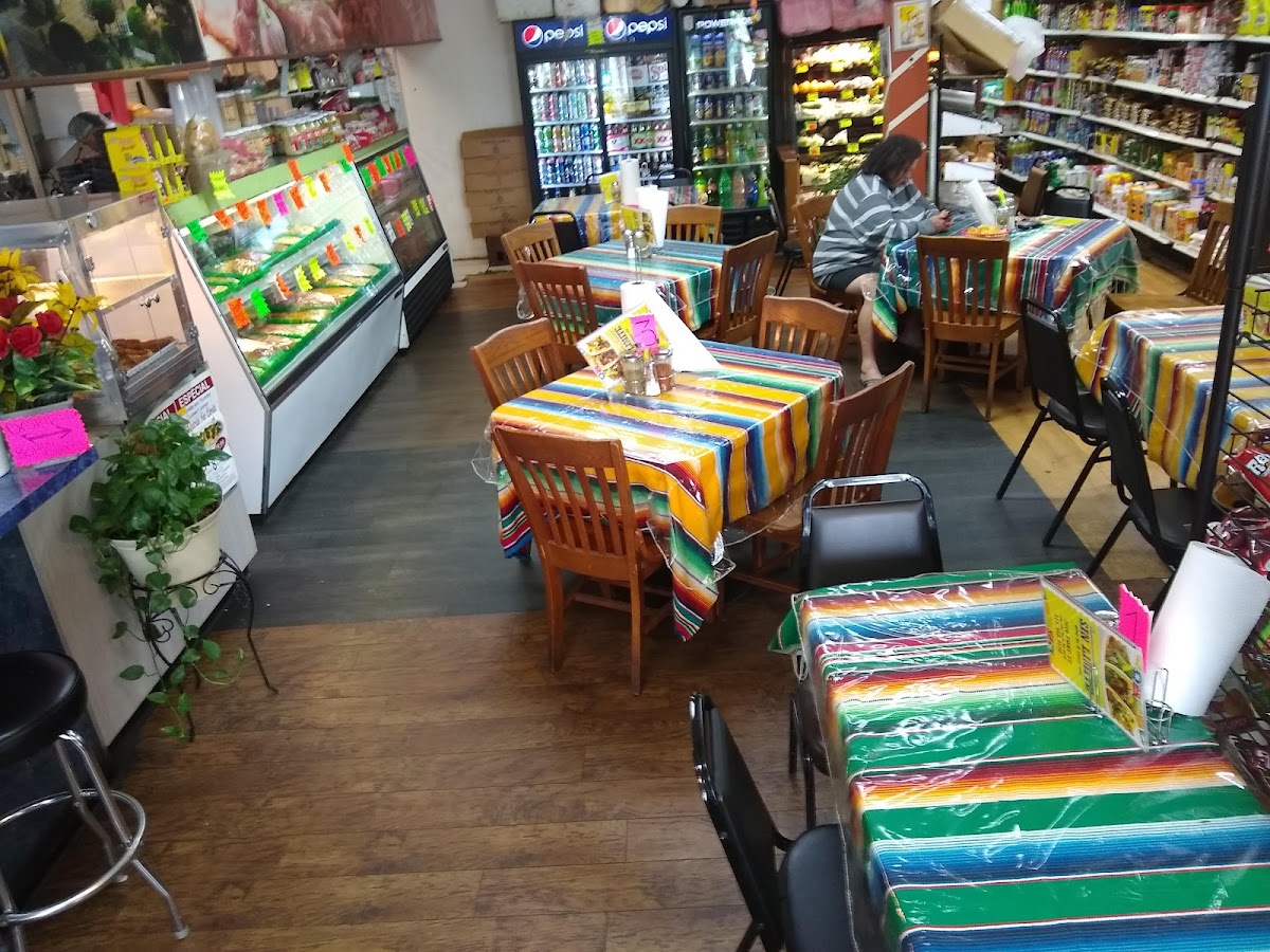 Sin Limite Taqueria Photo 4