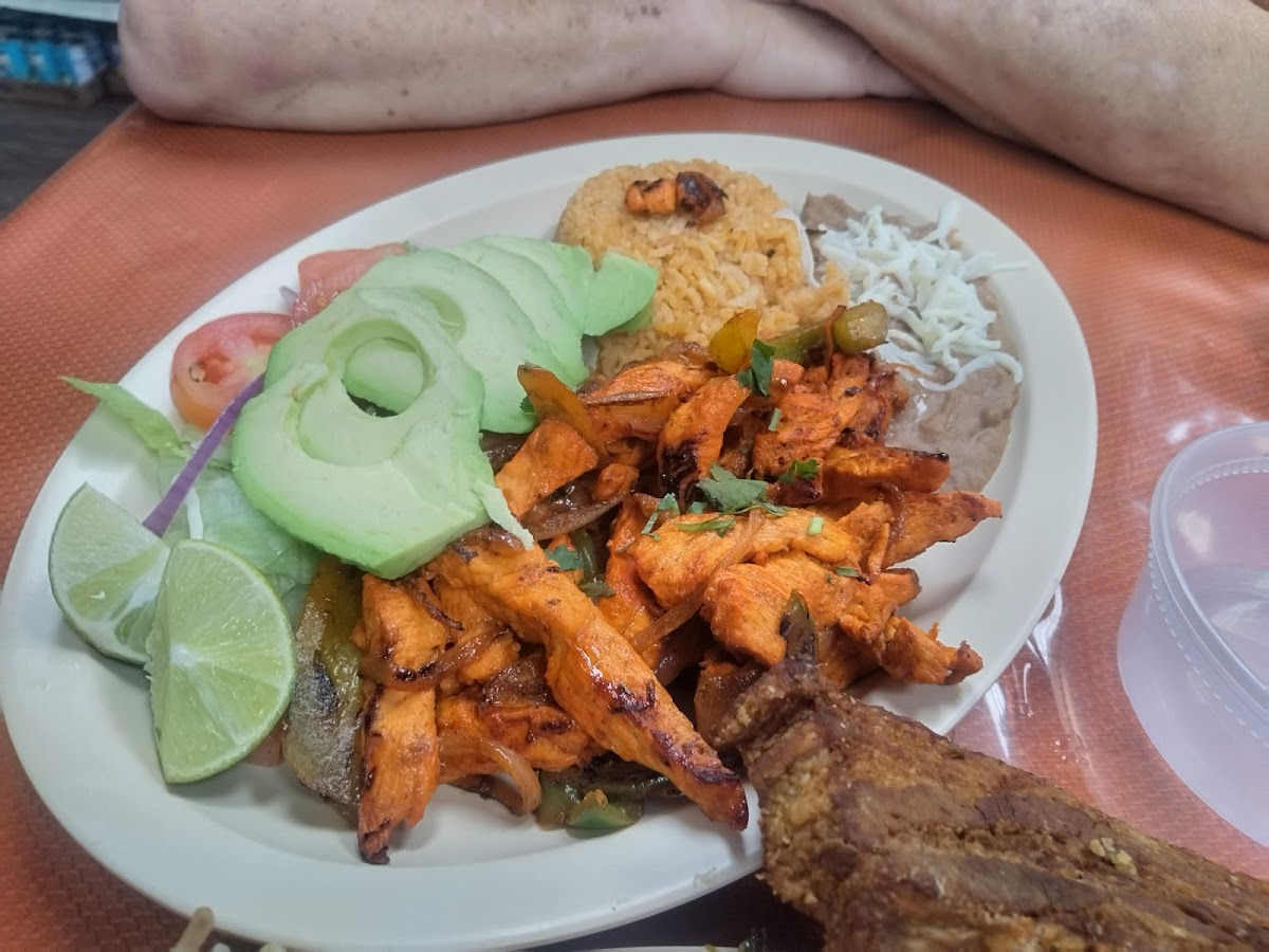 Sin Limite Taqueria Photo 9